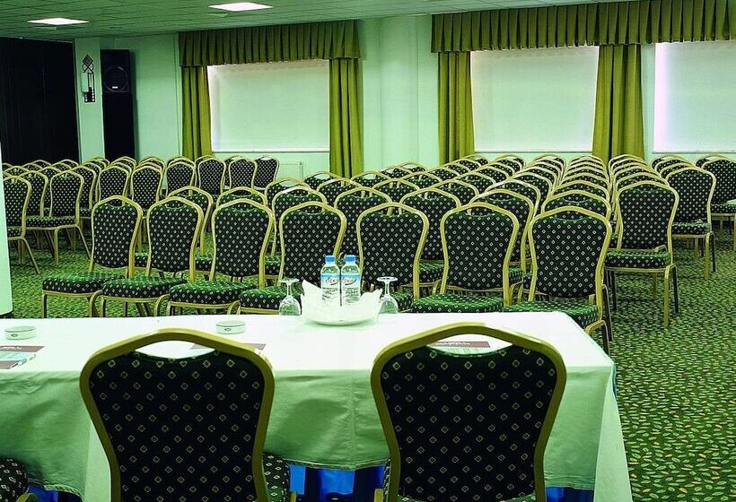 בית מלון כפרי Grand Eras