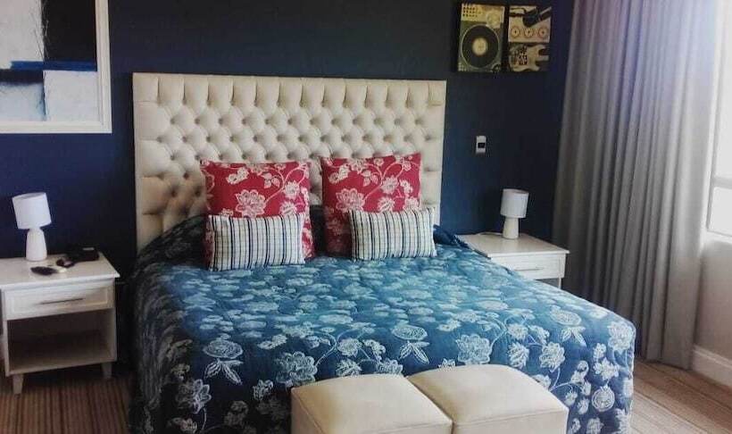 בית מלון כפרי Island