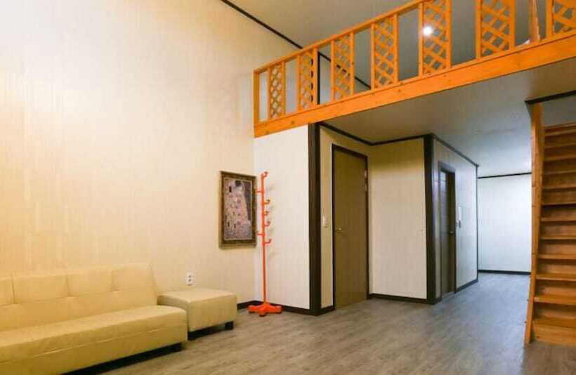 Hotel Mir House 1157