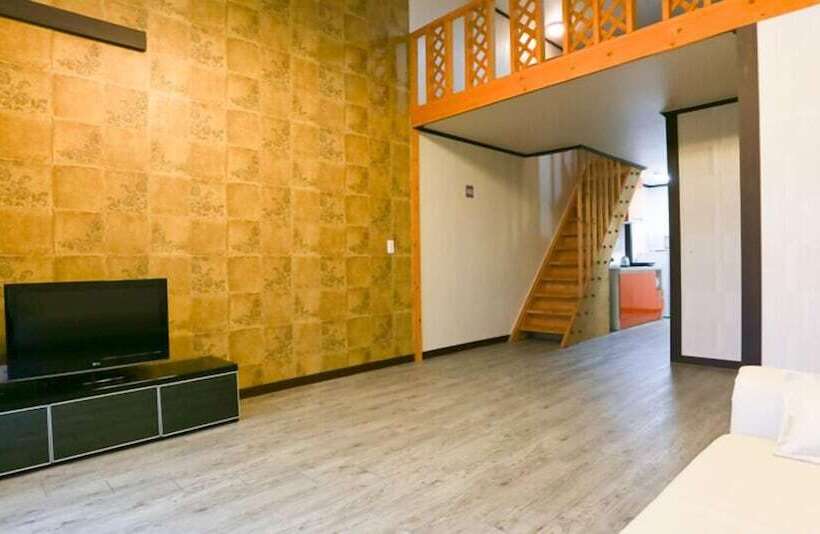 Hotel Mir House 1157