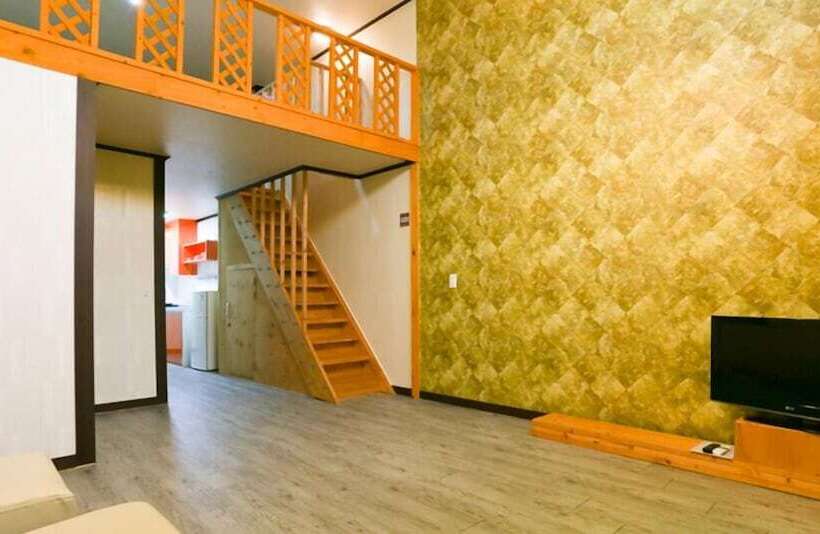 Hotel Mir House 1157