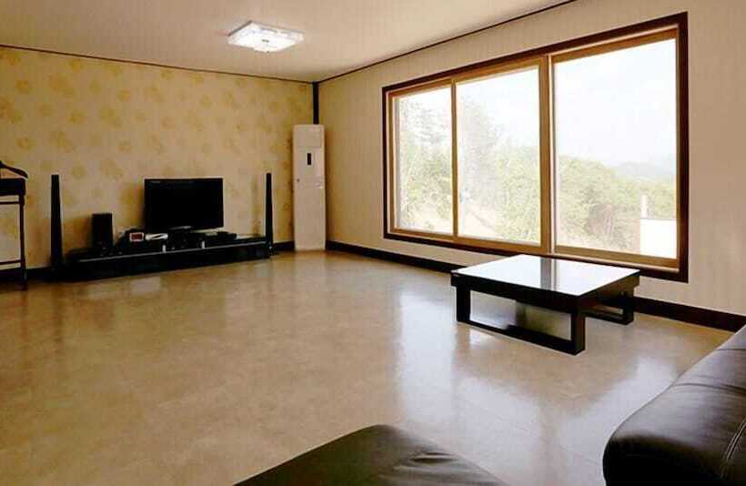 Hotel Mir House 1157