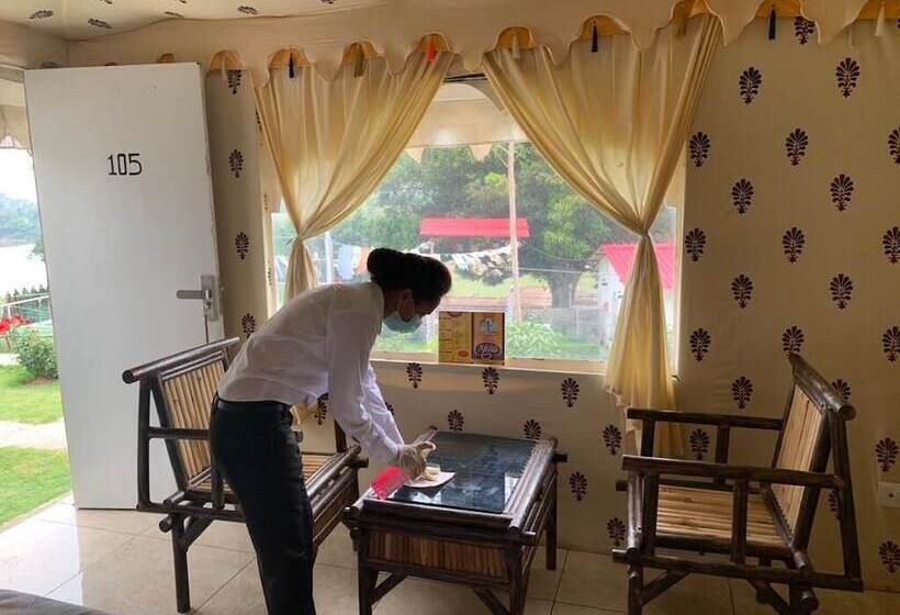 فندق Morni Hills Resort