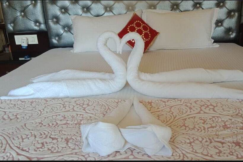 فندق Morni Hills Resort