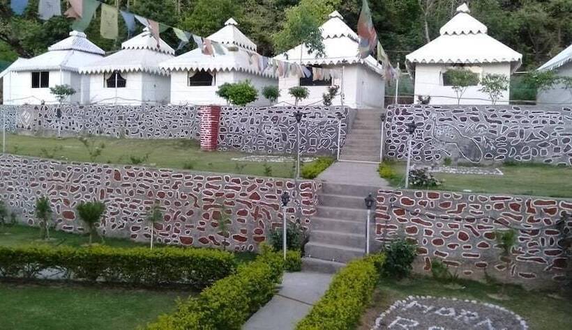 فندق Morni Hills Resort