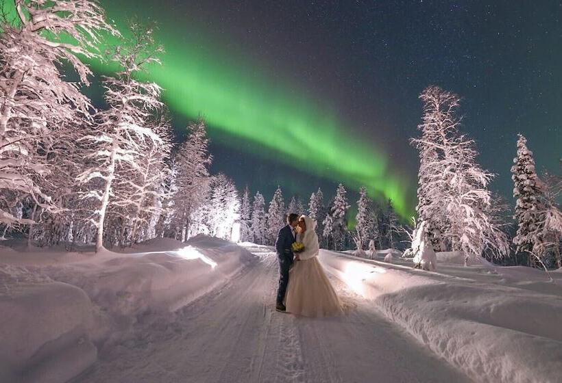 Отель Northern Lights Ranch