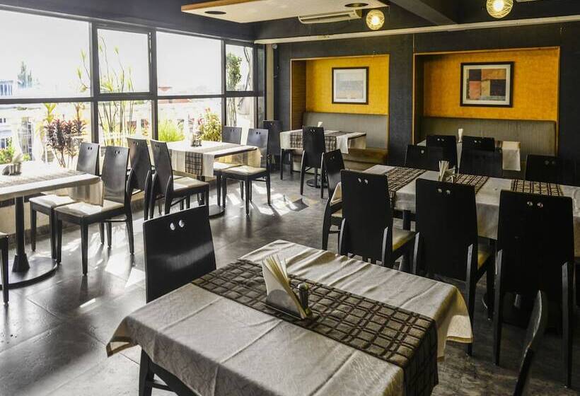 בית מלון כפרי Oyo 767  Orion