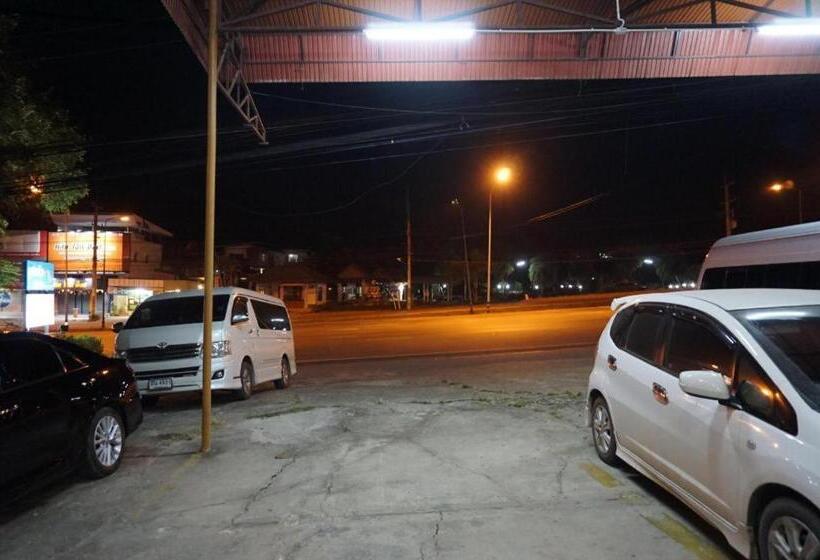 فندق Parichart Place