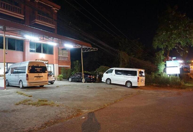 فندق Parichart Place