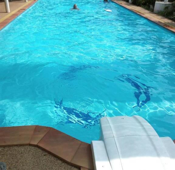 Hotel Peace Pool Resort