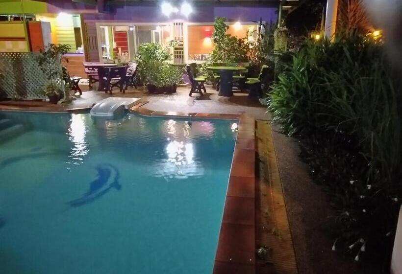 בית מלון כפרי Peace Pool Resort