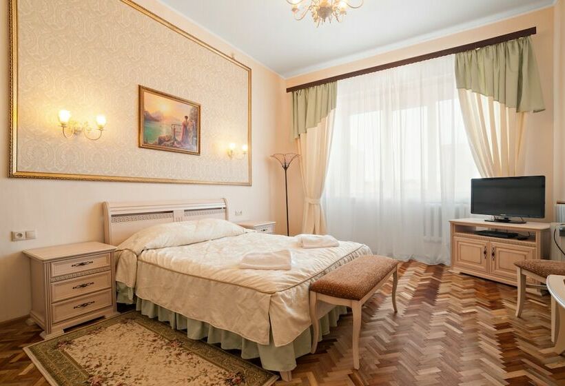 Отель Petrovskaya