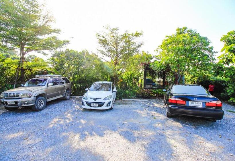 בית מלון כפרי Plernsalaya Resort