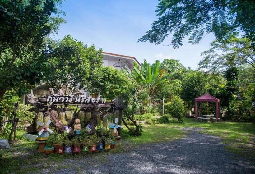 هتل Poomvarin Resort