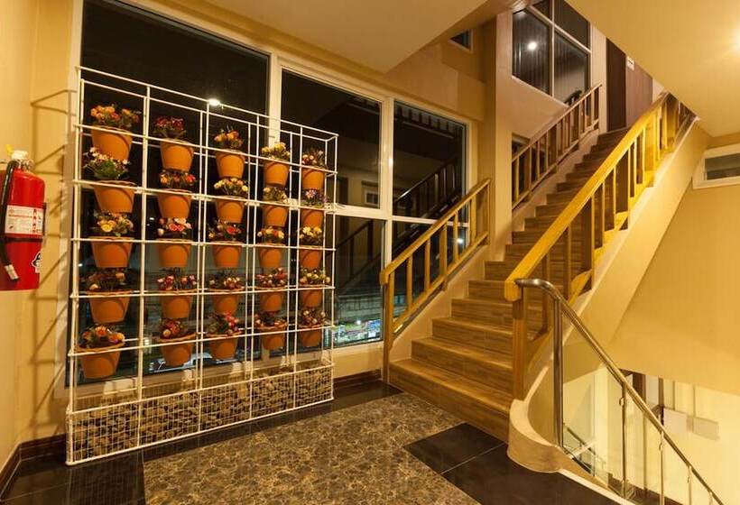 בית מלון כפרי Pranee Home