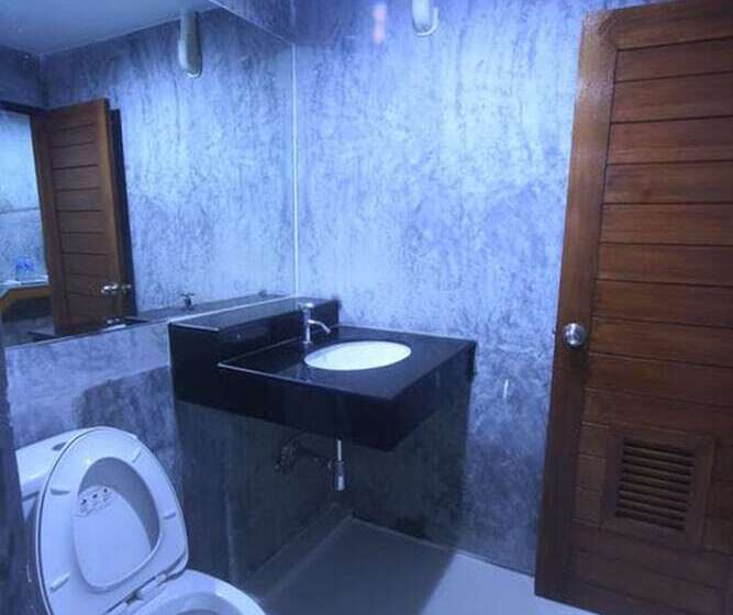 ホテル Punfun Apartment