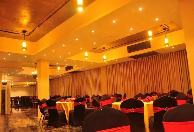 فندق Randula Grand Venus