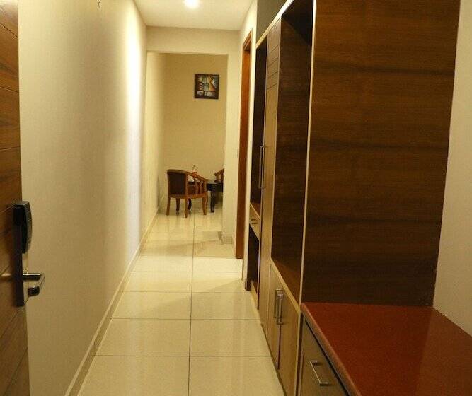 酒店 Royal Hillton