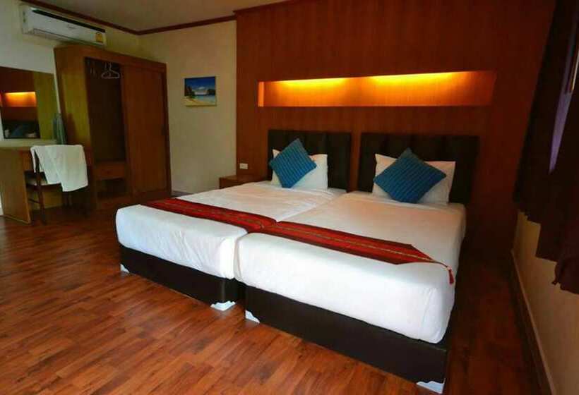 Отель Ruenchan Resort At Khao Phanom