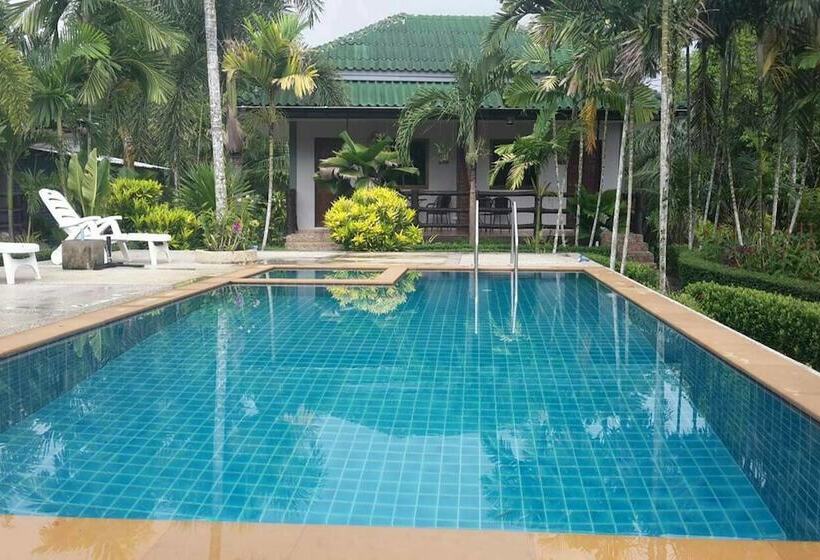 Отель Ruenchan Resort At Khao Phanom