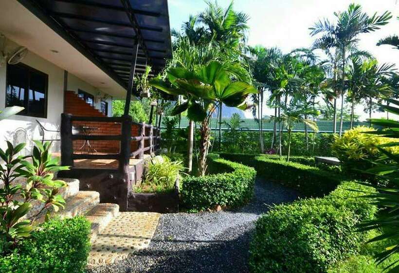 Отель Ruenchan Resort At Khao Phanom