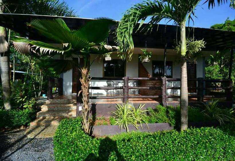 Отель Ruenchan Resort At Khao Phanom