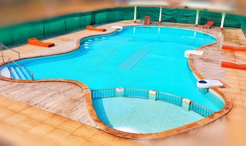 ホテル S Diamond Glory   Mandarmani