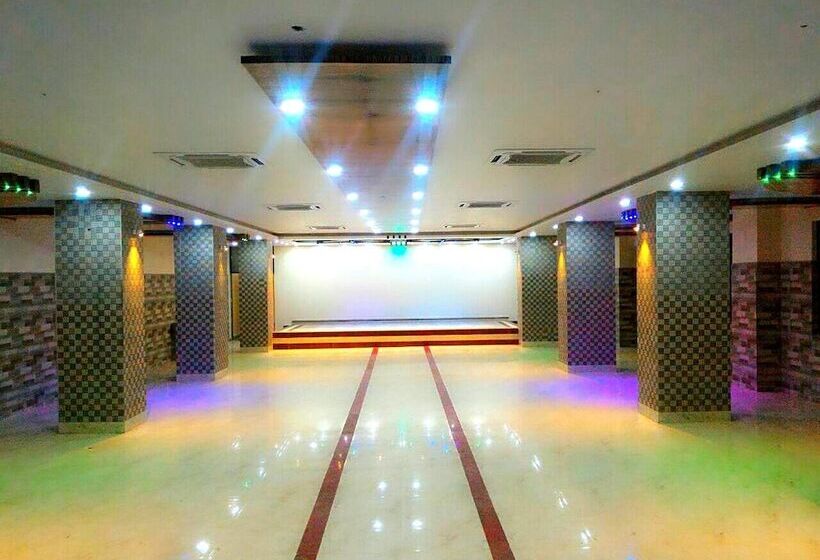 ホテル S Diamond Glory   Mandarmani