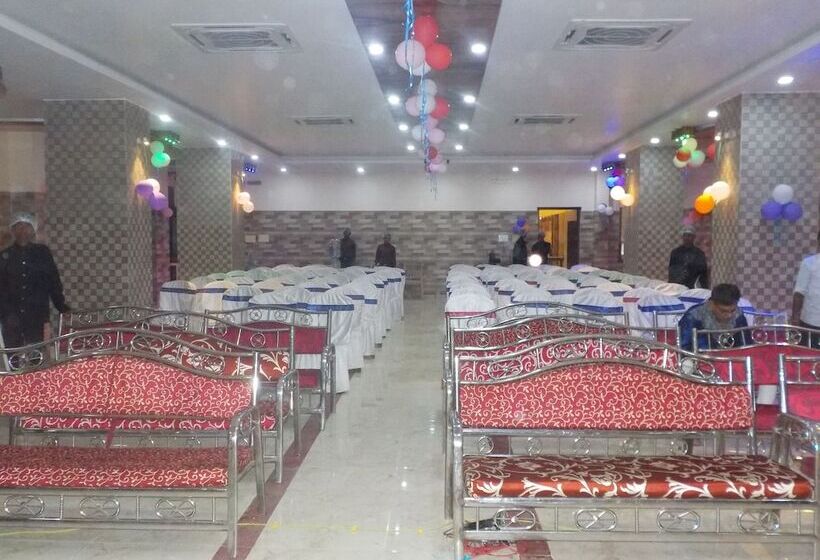 ホテル S Diamond Glory   Mandarmani