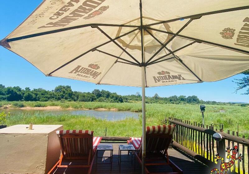 בית מלון כפרי Sabie River Bush Lodge
