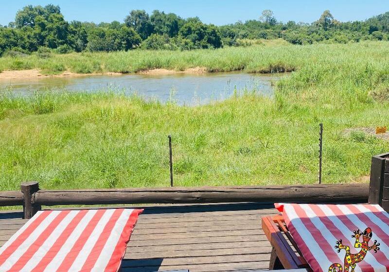 בית מלון כפרי Sabie River Bush Lodge