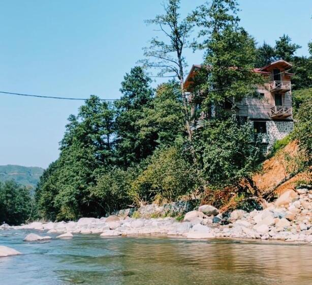 בית מלון כפרי Sana Yasam Koyu