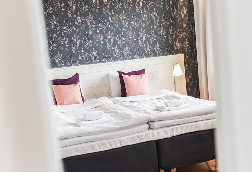 Отель Sea Front