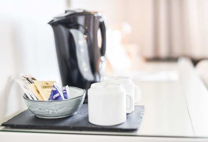 Отель Sea Front