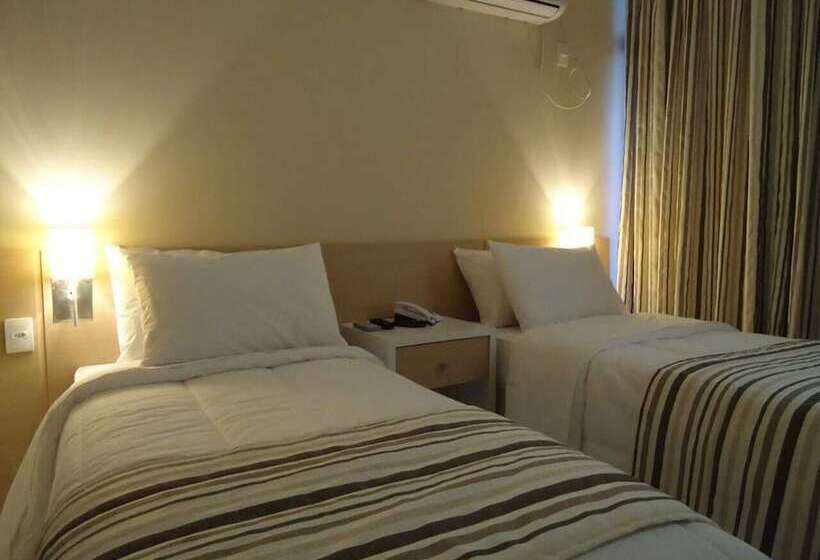 בית מלון כפרי Serra Plaza