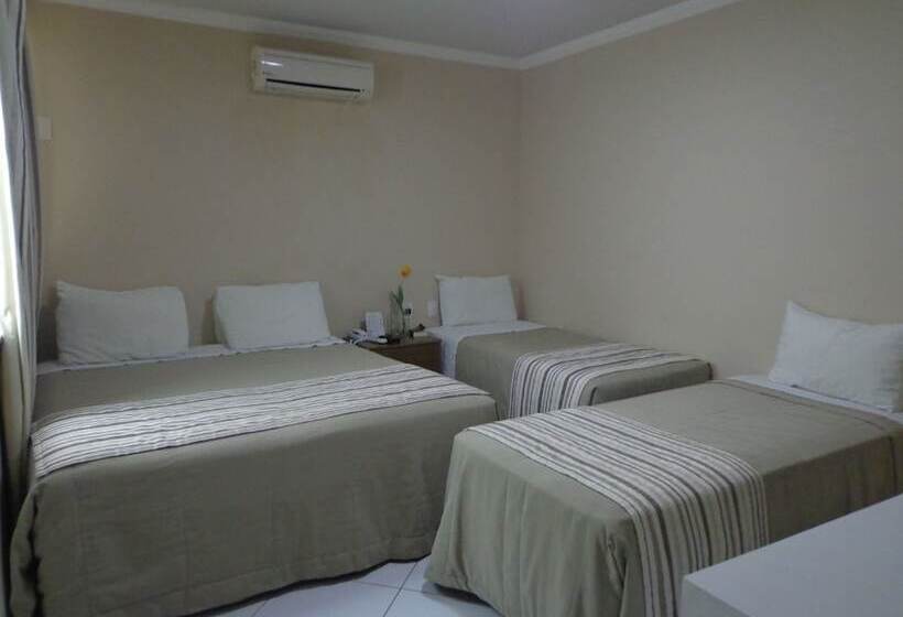 בית מלון כפרי Serra Plaza