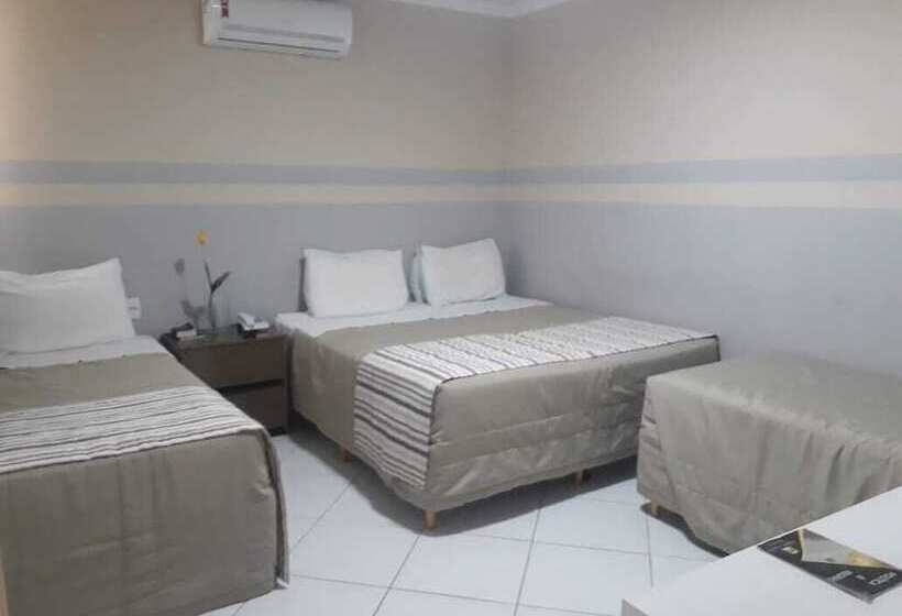 בית מלון כפרי Serra Plaza