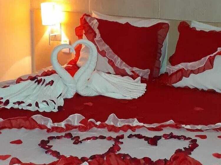 בית מלון כפרי Serra Plaza