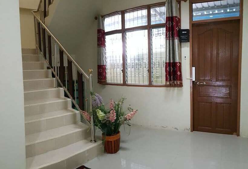 호텔 Sukkasem Guesthouse Thungsong