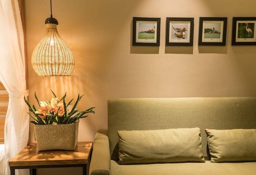 ホテル Swosti Chilika Resort