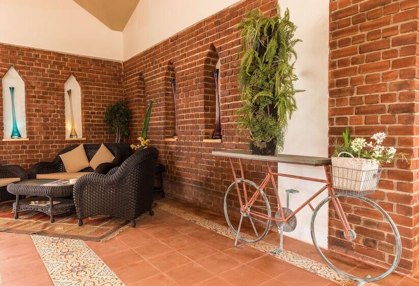 ホテル Swosti Chilika Resort