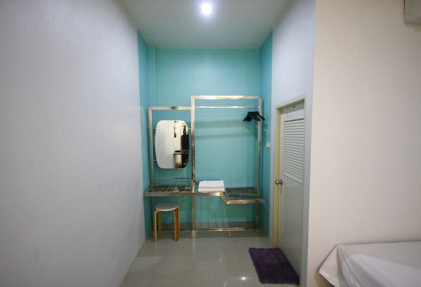 ホテル The Resort Kabinburi