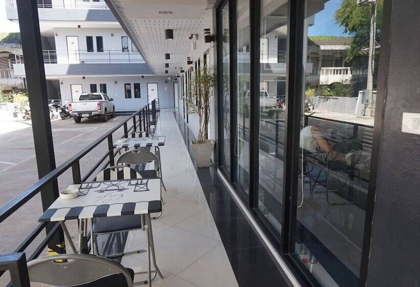 בית מלון כפרי Varinthorn Residence