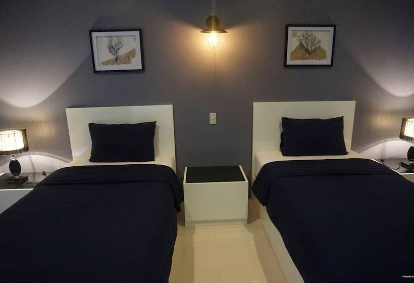 בית מלון כפרי Varinthorn Residence