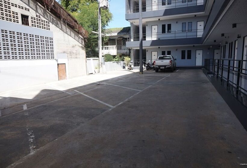 בית מלון כפרי Varinthorn Residence