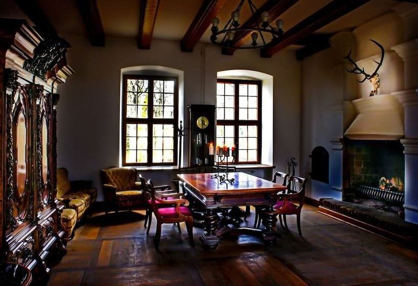 ホテル Zamek Tuczno