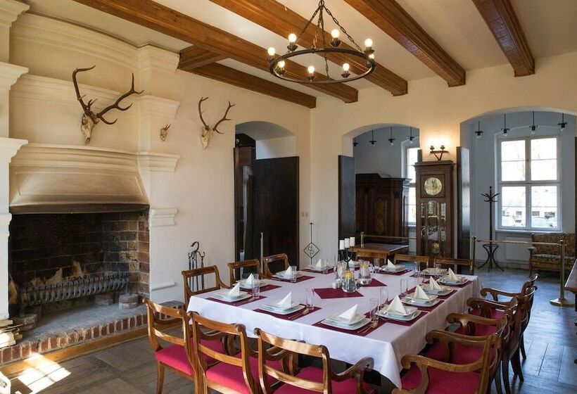 ホテル Zamek Tuczno