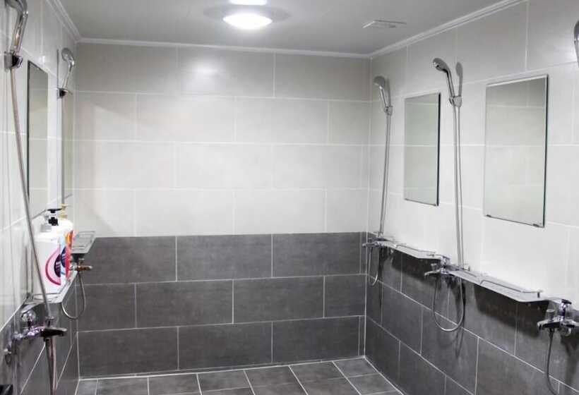 Illuso Guesthouse   Hostel