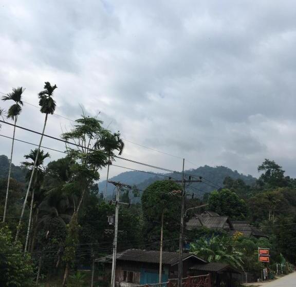 Khaosok Secret Hostel