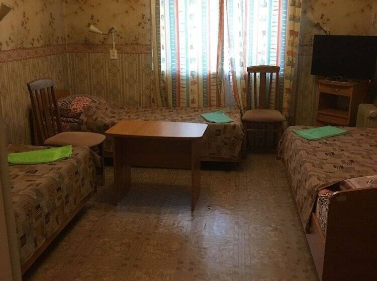 Lesogorskaya Resort   Hostel